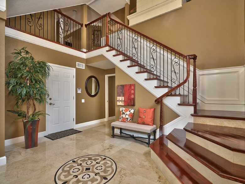 Lake Tarpon Waterfront Home - Palm Harbor, Florida