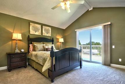 Lake Tarpon Waterfront Home - Palm Harbor, Florida