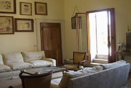 Grand Venetian Palazzo near Rialto Bridge - Venice, Italy