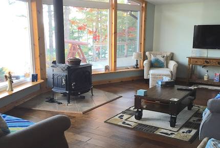 South Bay Lake House - Apsley, Canada