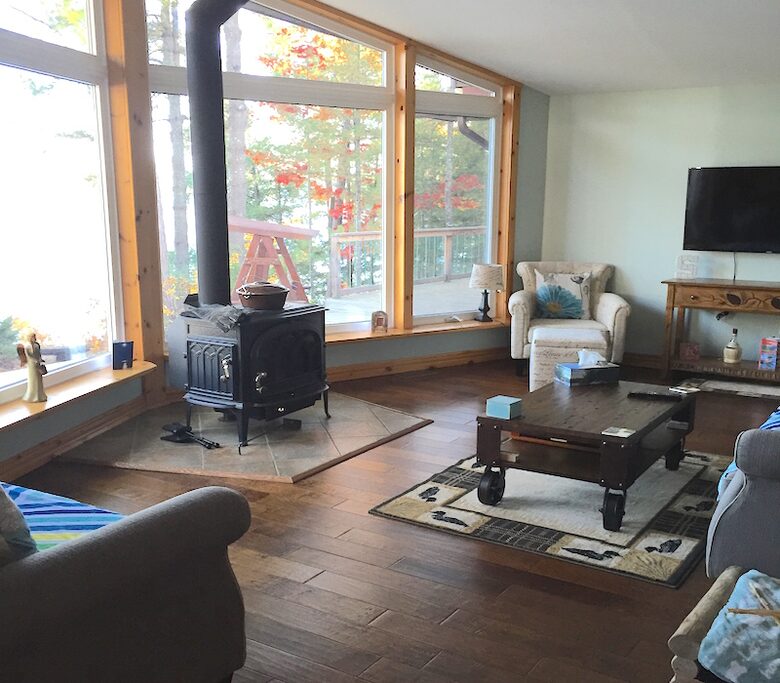 South Bay Lake House - Apsley, Canada