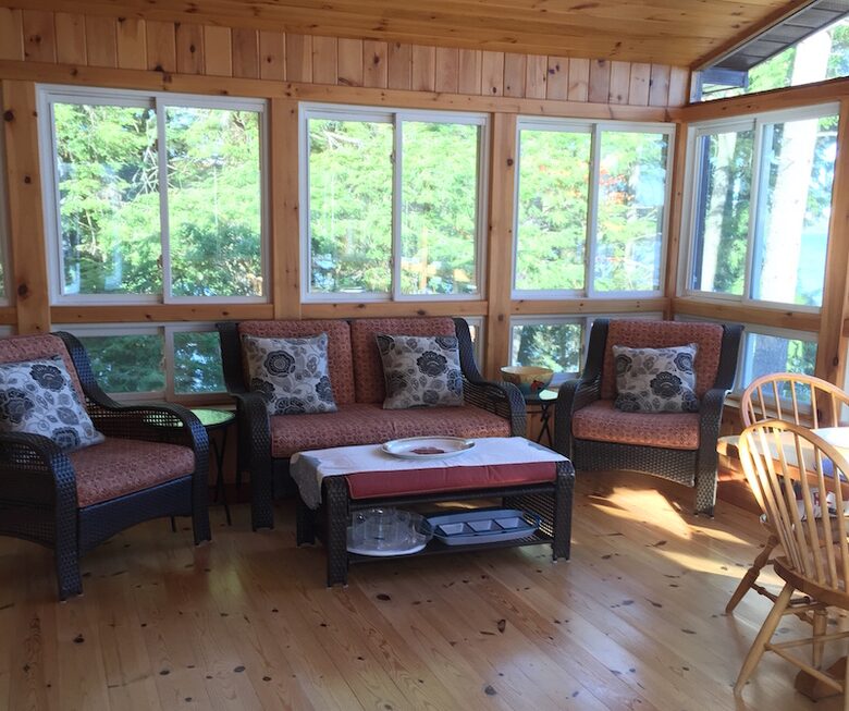 South Bay Lake House - Apsley, Canada