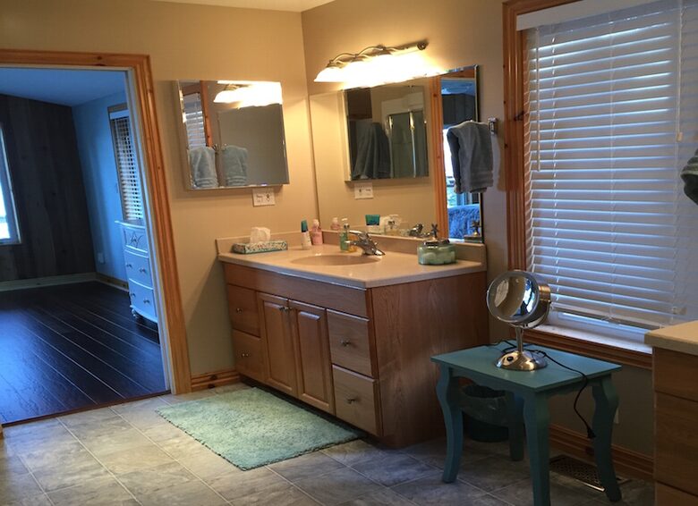 South Bay Lake House - Apsley, Canada