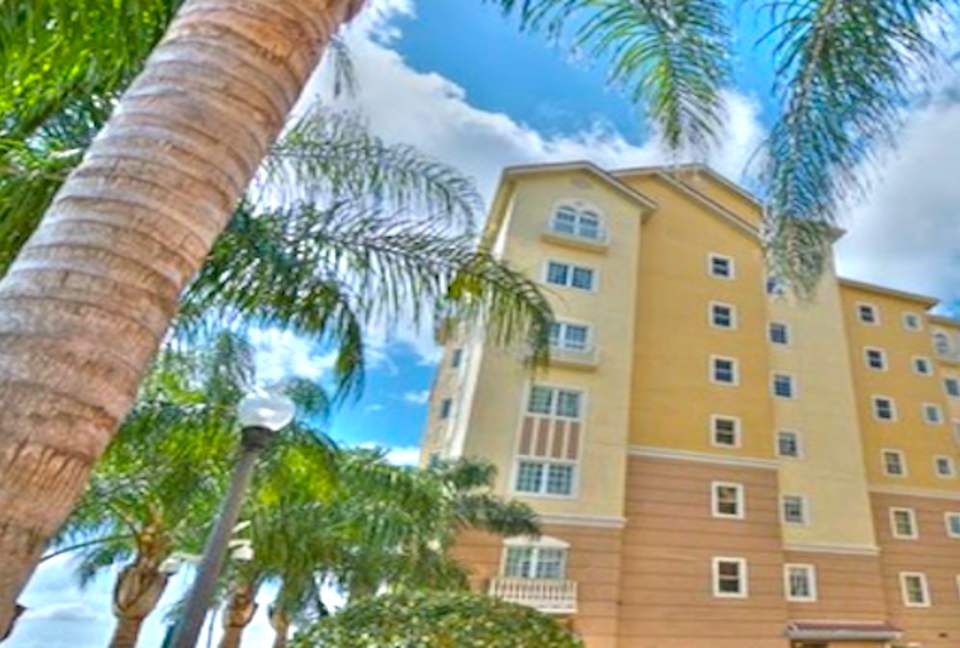 Orlando Lakefront Luxury near Universal and Disney - Orlando, Florida