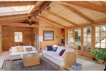 Charming Cottage - Carmel-By-The-Sea, California