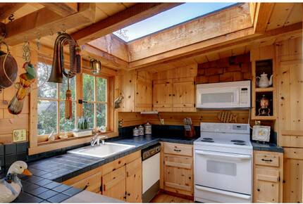 Charming Cottage - Carmel-By-The-Sea, California