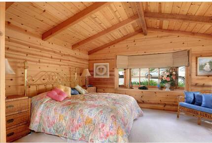 Charming Cottage - Carmel-By-The-Sea, California