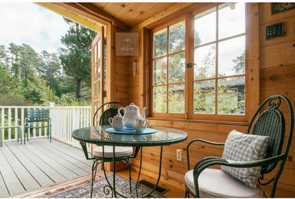 Charming Cottage - Carmel-By-The-Sea, California