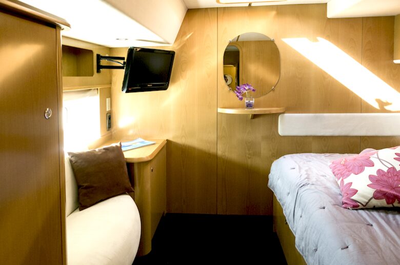 TradeWinds 62ft 4 Cabin Crewed Catamaran Flagship Class - St. Martin Sailing Vacation - Marigot, Sint Maarten (Dutch part)