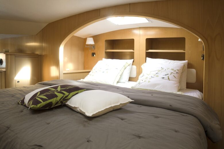 TradeWinds 62ft 4 Cabin Crewed Catamaran Flagship Class - St. Martin Sailing Vacation - Marigot, Sint Maarten (Dutch part)