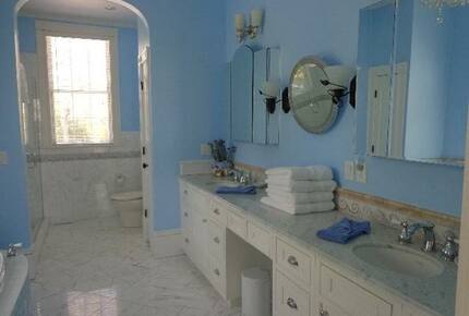 Seaview Avenue Beachfront Estate - Barnstable, Massachusetts