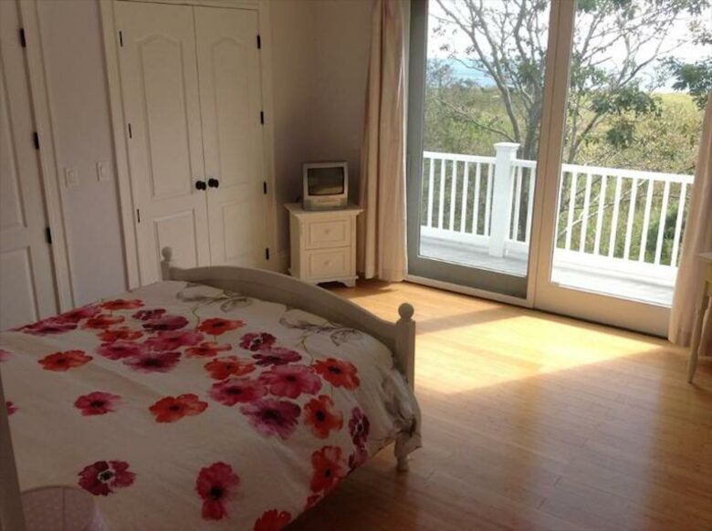 Seaview Avenue Beachfront Estate - Barnstable, Massachusetts