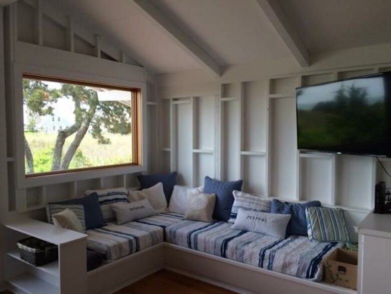 Seaview Avenue Beachfront Estate - Barnstable, Massachusetts