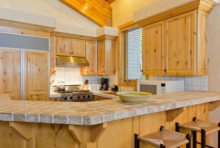 Deer Valley Trail's Inn Lodge Condo - Ski in/Ski Out - Park City, Utah