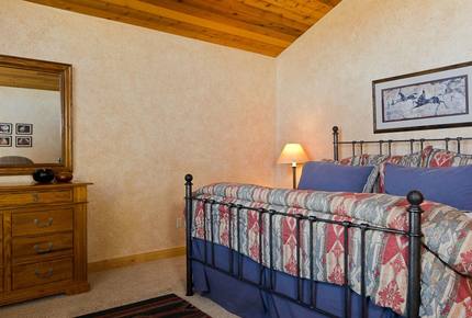 Deer Valley Trail's Inn Lodge Condo - Ski in/Ski Out - Park City, Utah