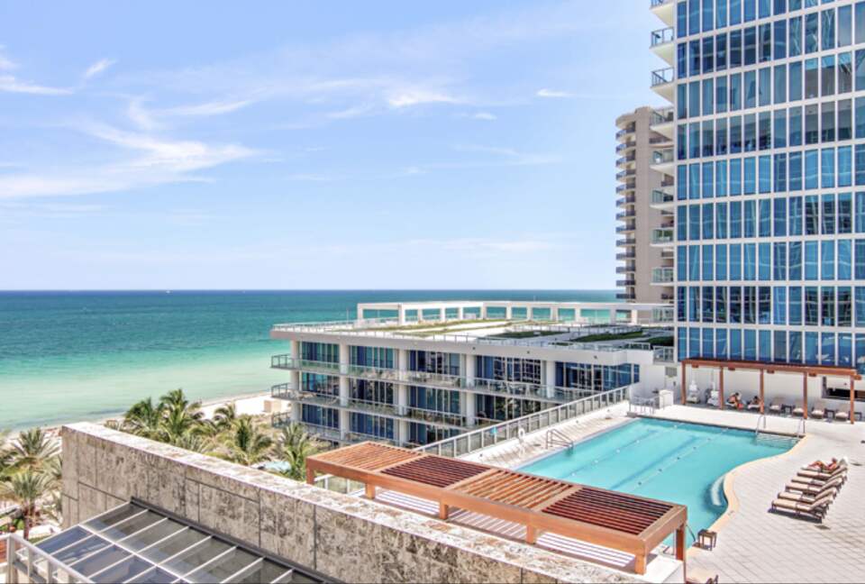 Carillon Hotel & Spa with optional Yacht Rental! - Miami Beach, Florida