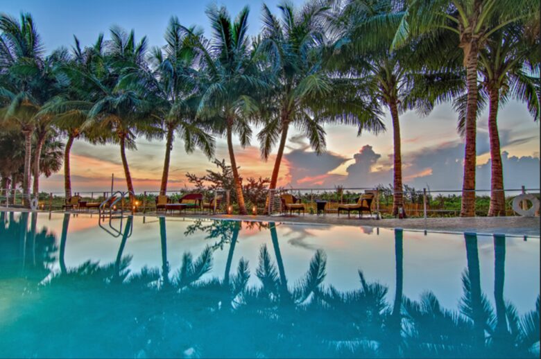 Carillon Hotel & Spa with optional Yacht Rental! - Miami Beach, Florida