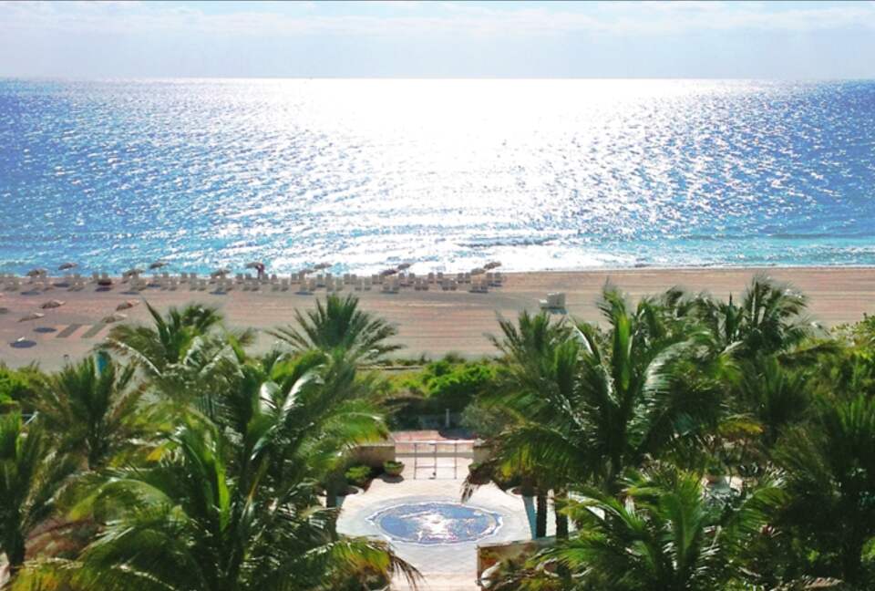 Carillon Hotel & Spa with optional Yacht Rental! - Miami Beach, Florida