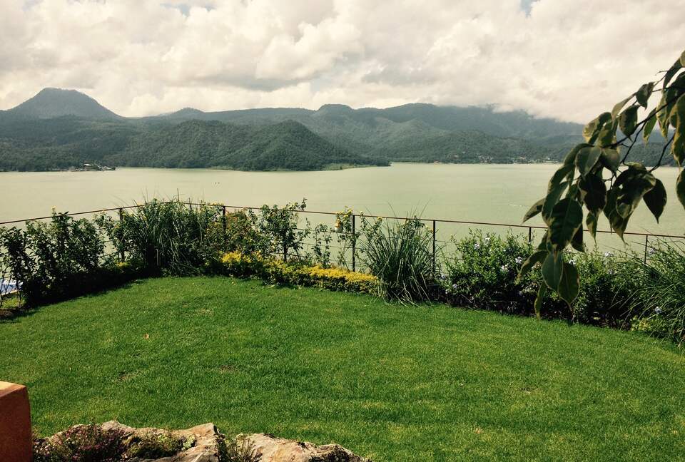 La Peña Rock House - Valle de Bravo, Mexico