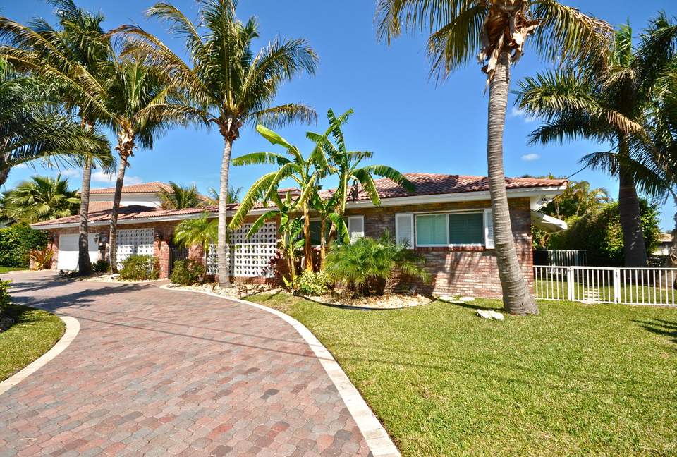 The Tiki Hut - Lighthouse Point, Florida