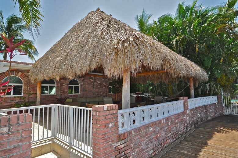 The Tiki Hut - Lighthouse Point, Florida