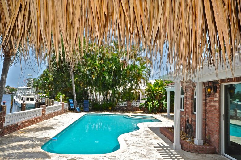 The Tiki Hut - Lighthouse Point, Florida