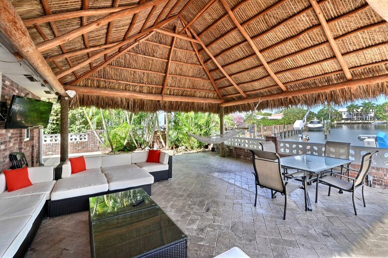 The Tiki Hut - Lighthouse Point, Florida