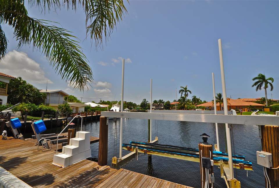 The Tiki Hut - Lighthouse Point, Florida