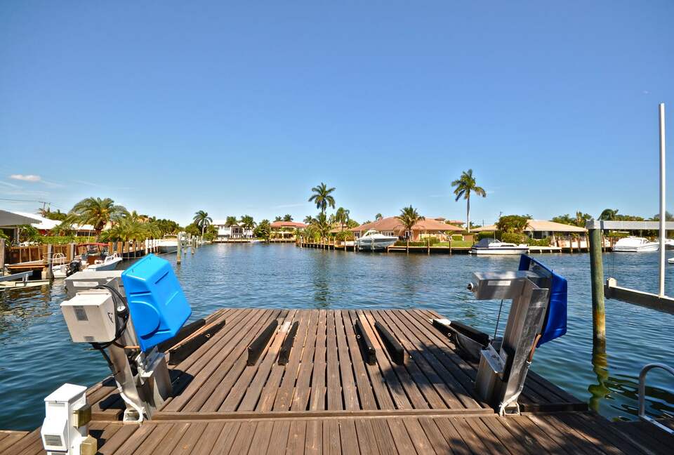 The Tiki Hut - Lighthouse Point, Florida
