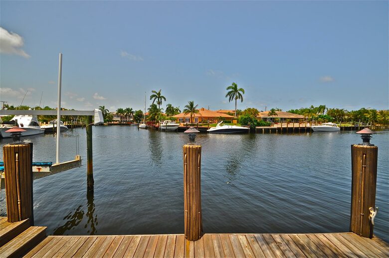 The Tiki Hut - Lighthouse Point, Florida