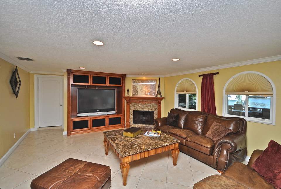 The Tiki Hut - Lighthouse Point, Florida