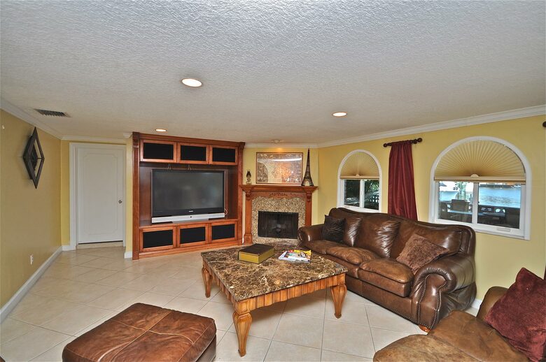 The Tiki Hut - Lighthouse Point, Florida