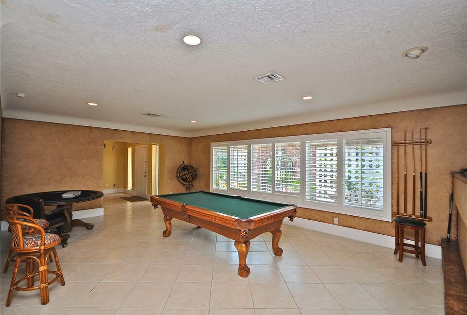 The Tiki Hut - Lighthouse Point, Florida