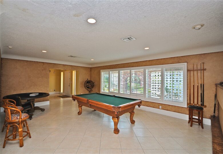 The Tiki Hut - Lighthouse Point, Florida