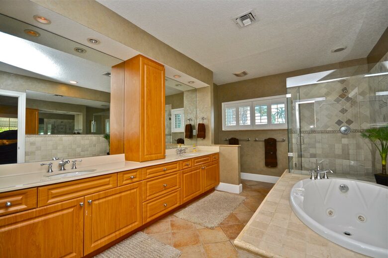 The Tiki Hut - Lighthouse Point, Florida