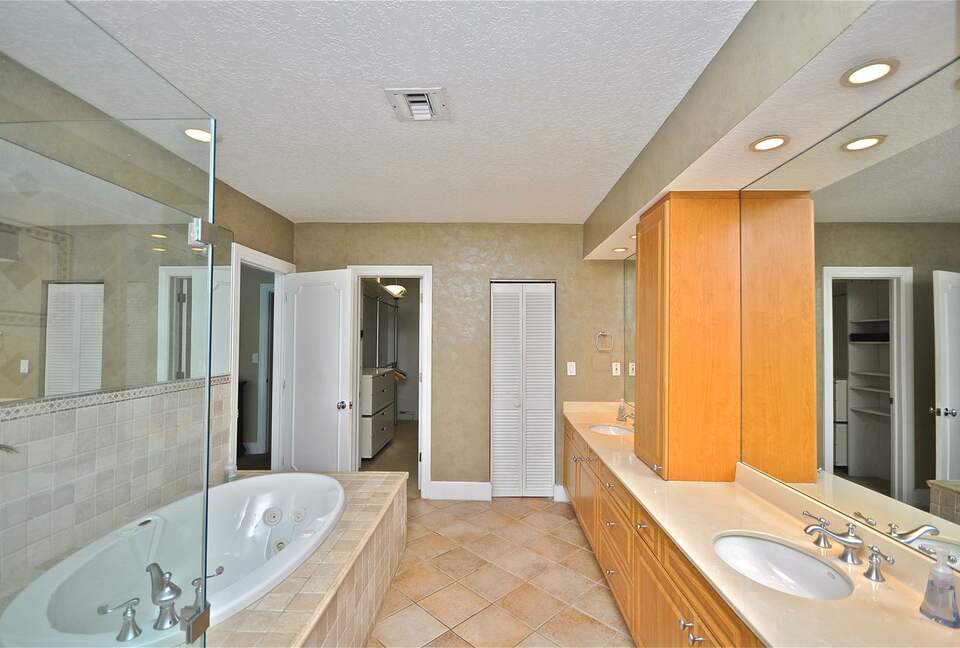 The Tiki Hut - Lighthouse Point, Florida