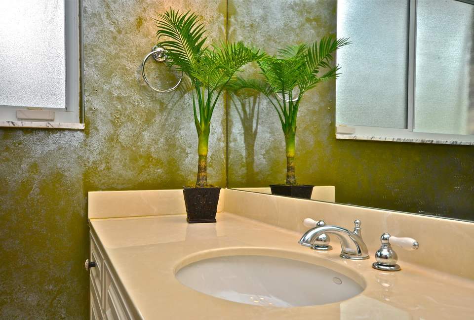 The Tiki Hut - Lighthouse Point, Florida