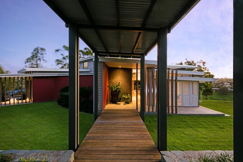 Australia - Lake Tinaroo Hinterland Retreat - Yungaburra, Australia