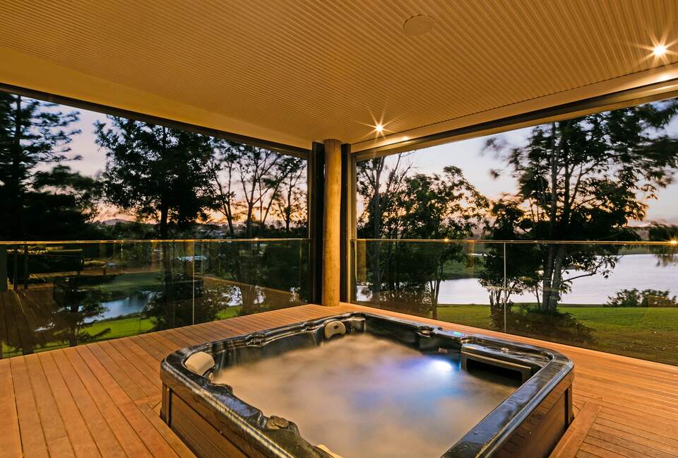 Australia - Lake Tinaroo Hinterland Retreat - Yungaburra, Australia