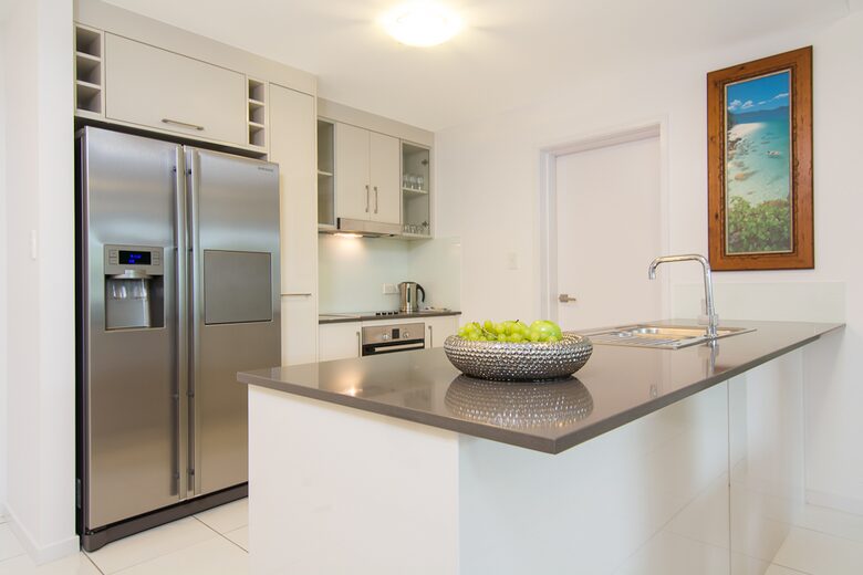 Vision Cairns Esplanade 2 Bedroom Apartment - Cairns, Australia