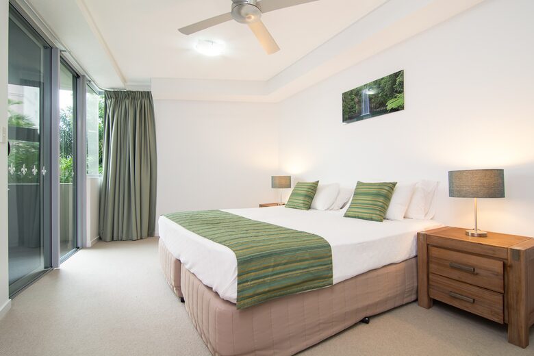 Vision Cairns Esplanade 2 Bedroom Apartment - Cairns, Australia