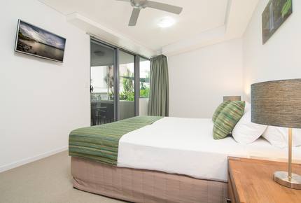 Vision Cairns Esplanade 2 Bedroom Apartment - Cairns, Australia