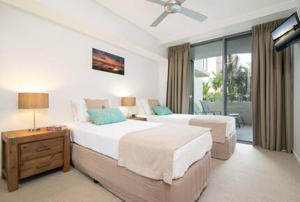 Vision Cairns Esplanade 2 Bedroom Apartment - Cairns, Australia