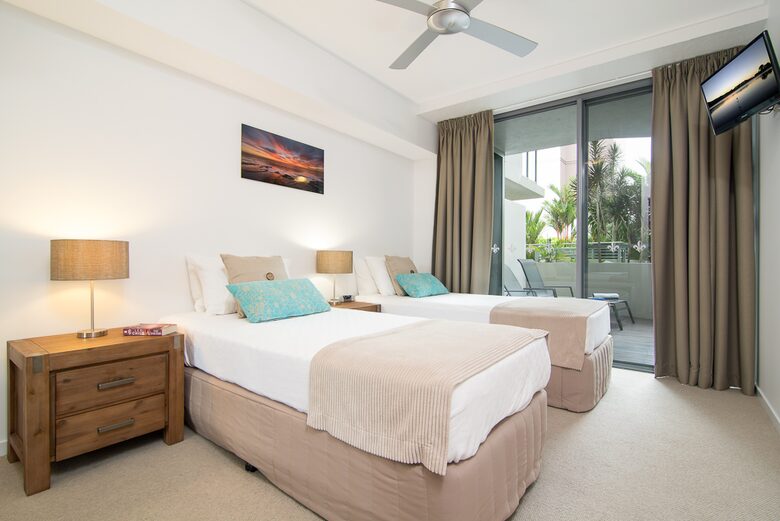 Vision Cairns Esplanade 2 Bedroom Apartment - Cairns, Australia