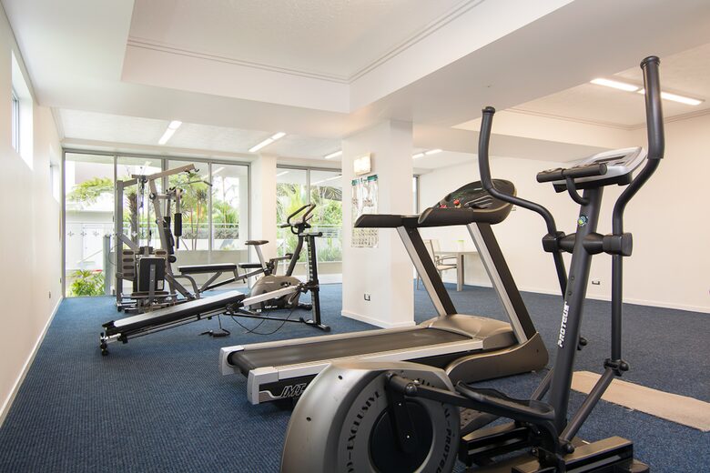 Vision Cairns Esplanade 2 Bedroom Apartment - Cairns, Australia