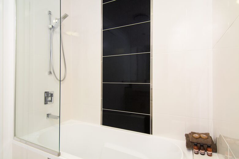 Vision Cairns Esplanade 2 Bedroom Apartment - Cairns, Australia