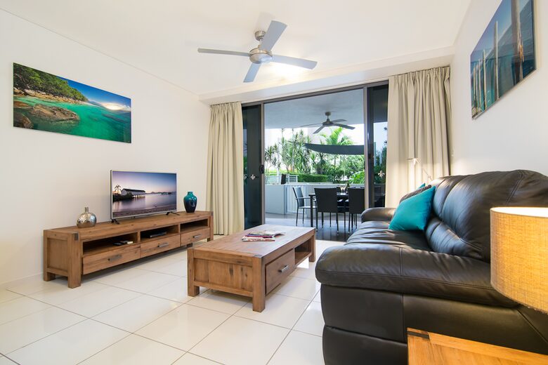 Vision Cairns Esplanade 2 Bedroom Apartment - Cairns, Australia