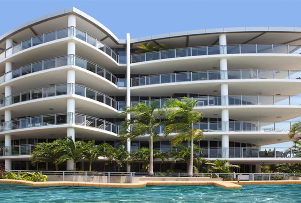 Vision Cairns Esplanade 2 Bedroom Apartment - Cairns, Australia