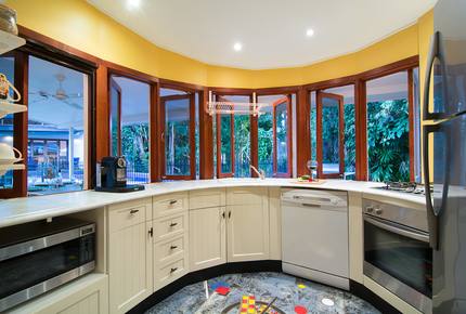 Mistral Tropical Beach House - Port Douglas, Australia