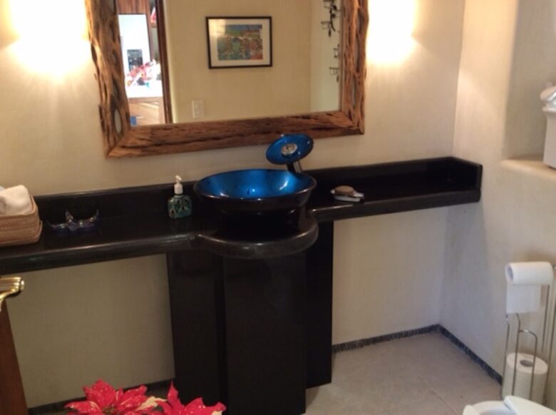 Hotel Las Palmas - 2 Bedroom Residence - Zihuatanejo, Mexico